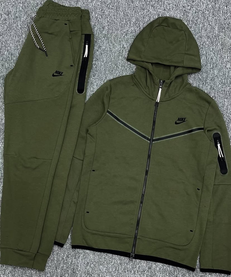 Conjunto Tech Fleece