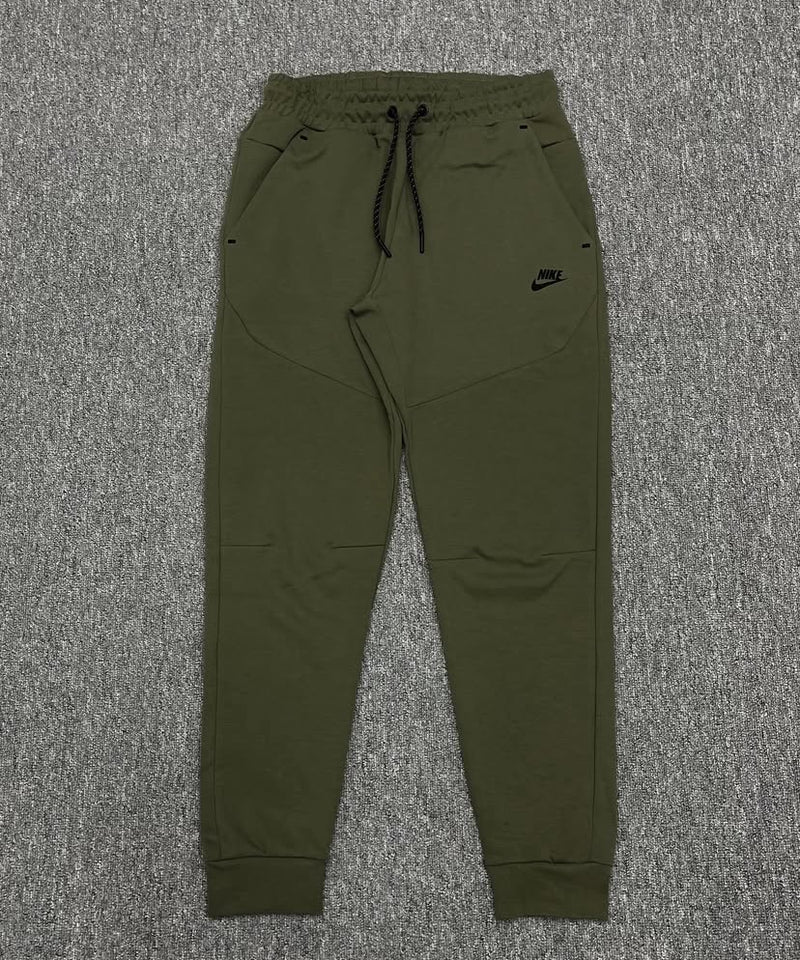 Conjunto Tech Fleece